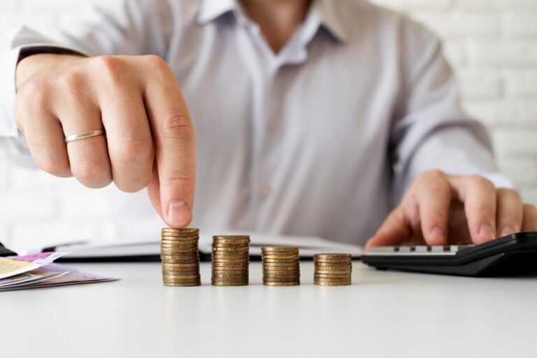 Why Smart Leaders Choose Cost Optimization over Savings to Manage Their Employee Transport Program